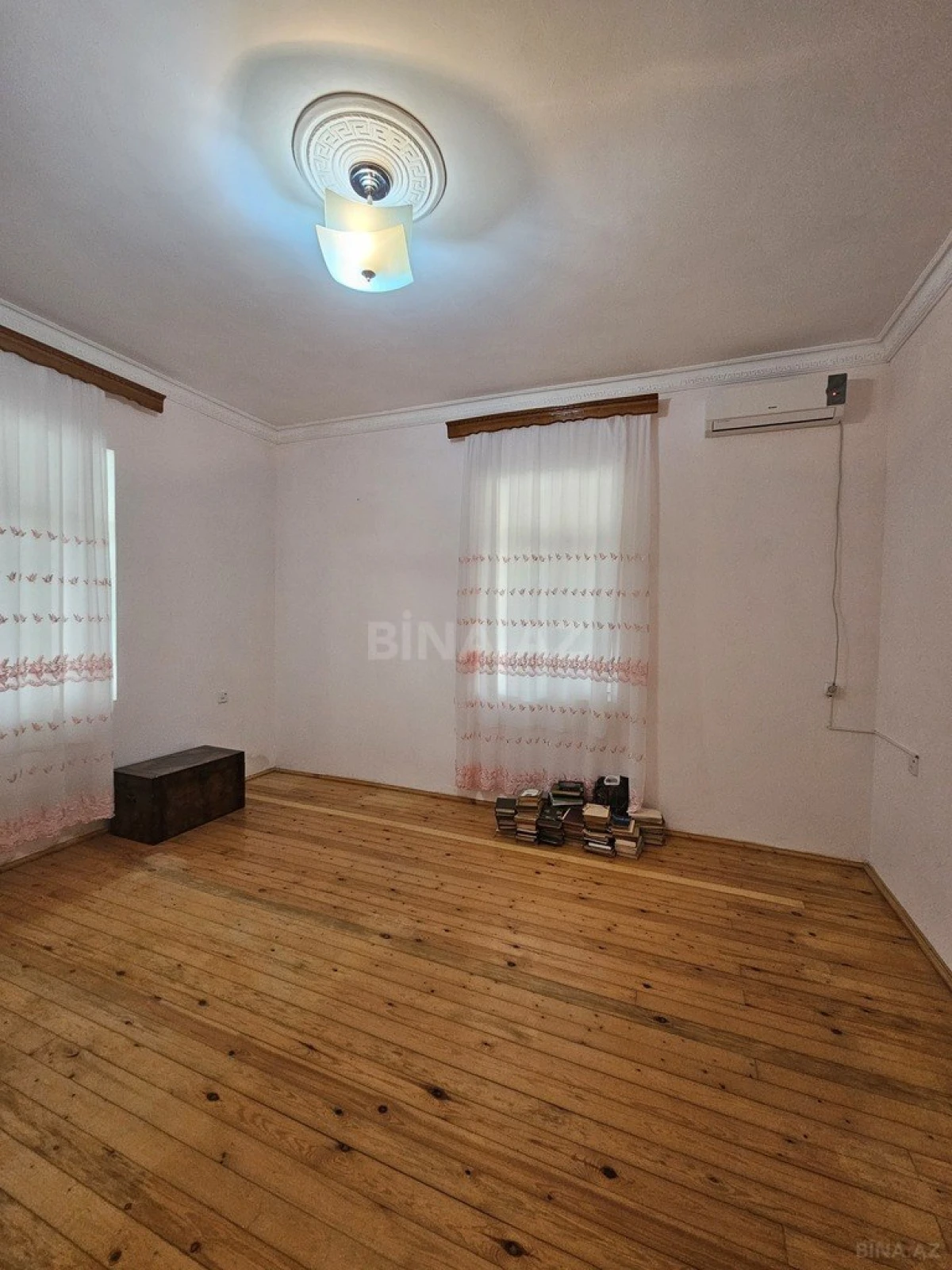 Satılır 6 otaqlı həyət evi 320 m²