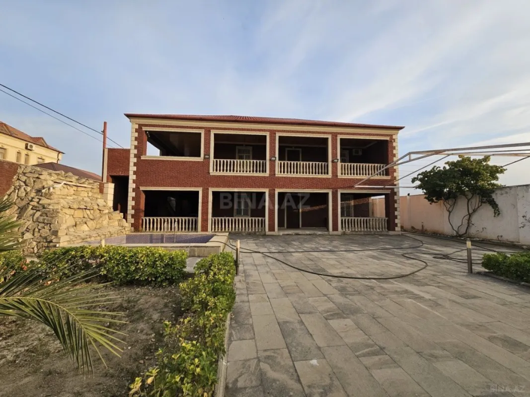 Satılır 6 otaqlı həyət evi 320 m²