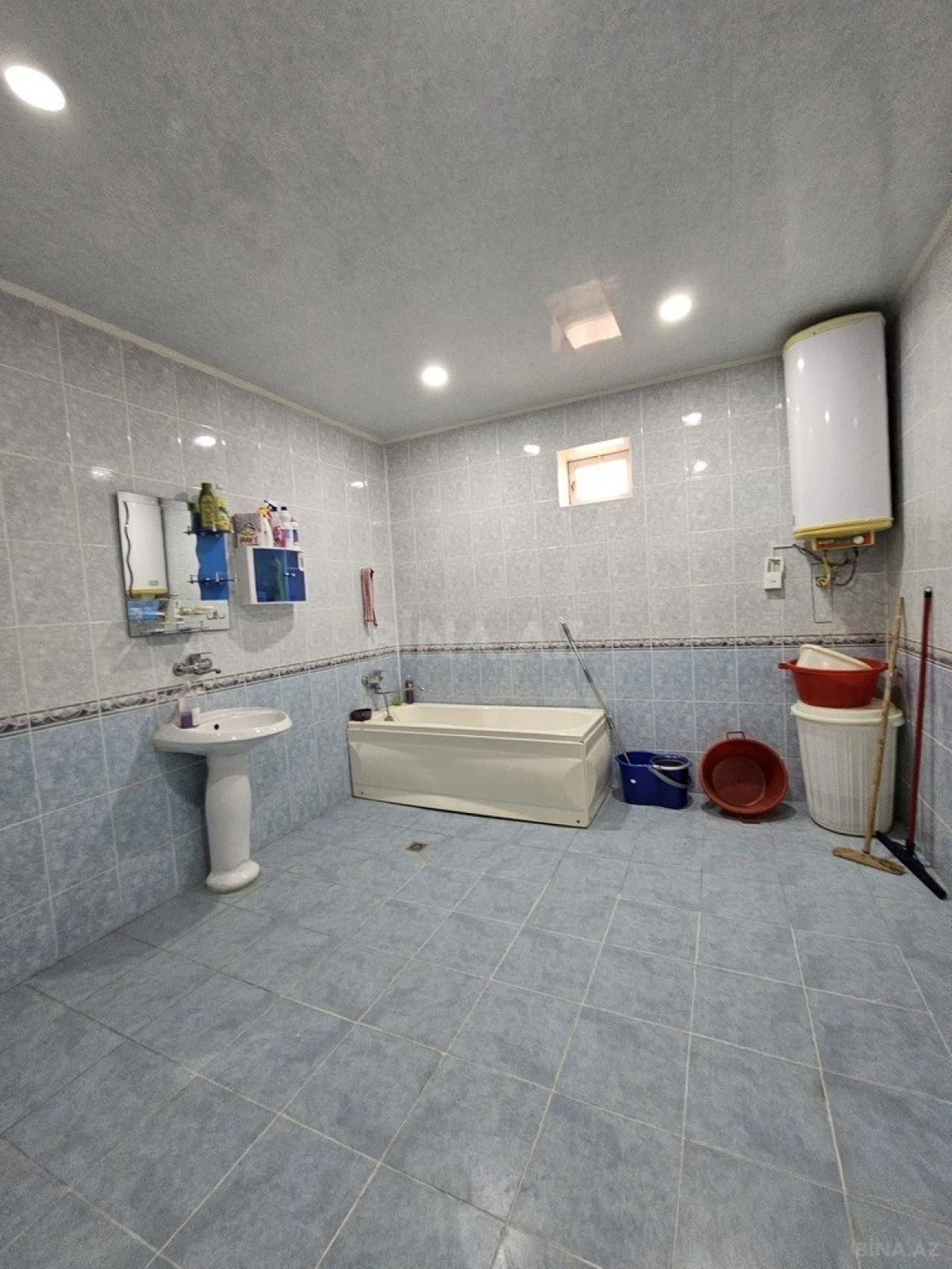 Satılır 6 otaqlı həyət evi 320 m²