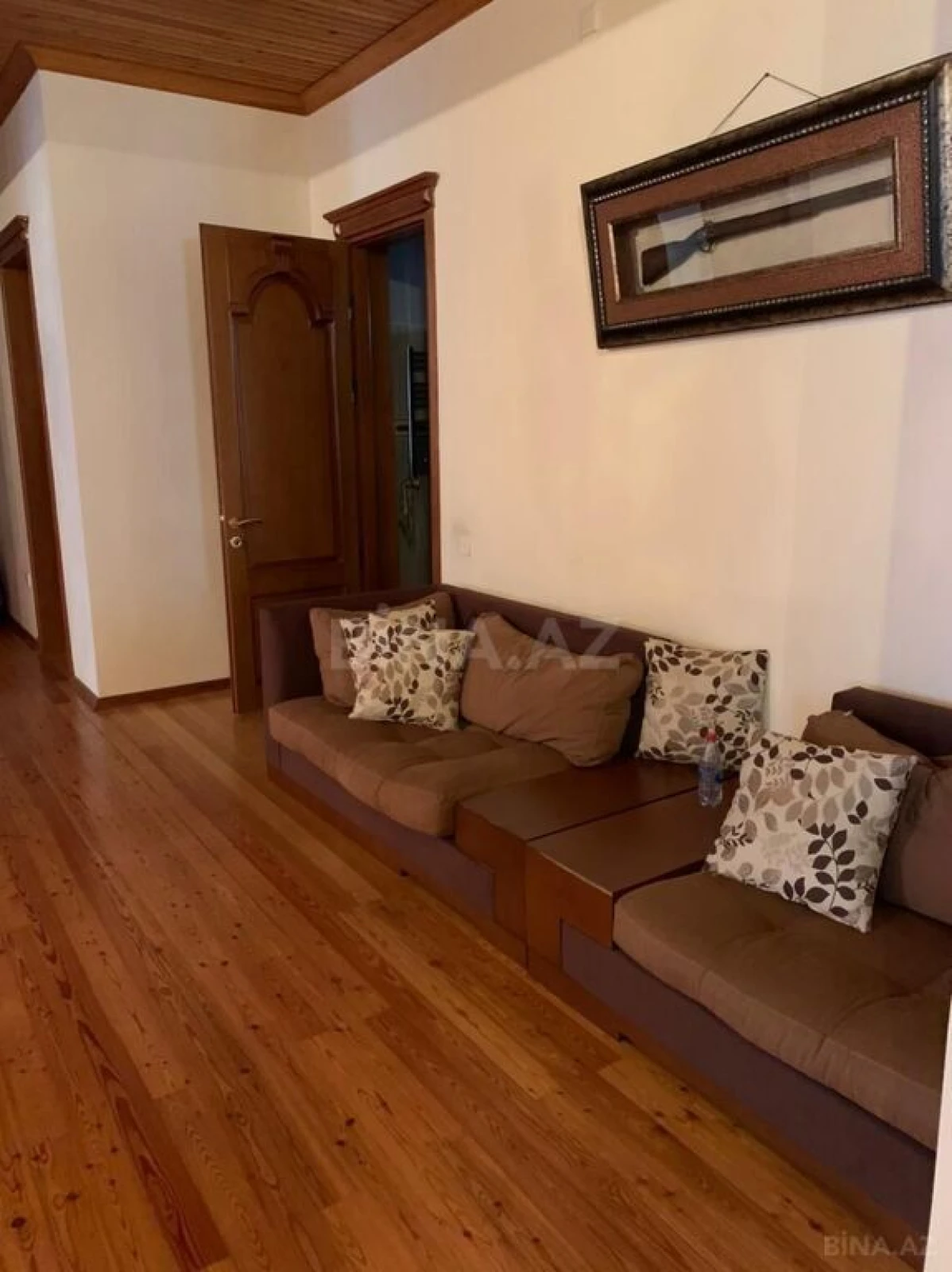 Kirayə verilir 6 otaqlı həyət evi 400 m²