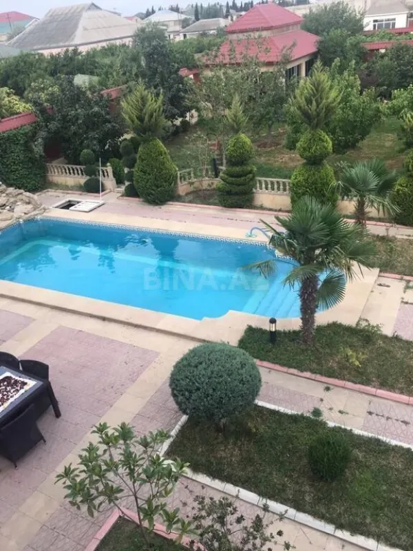 Kirayə verilir 6 otaqlı həyət evi 400 m²