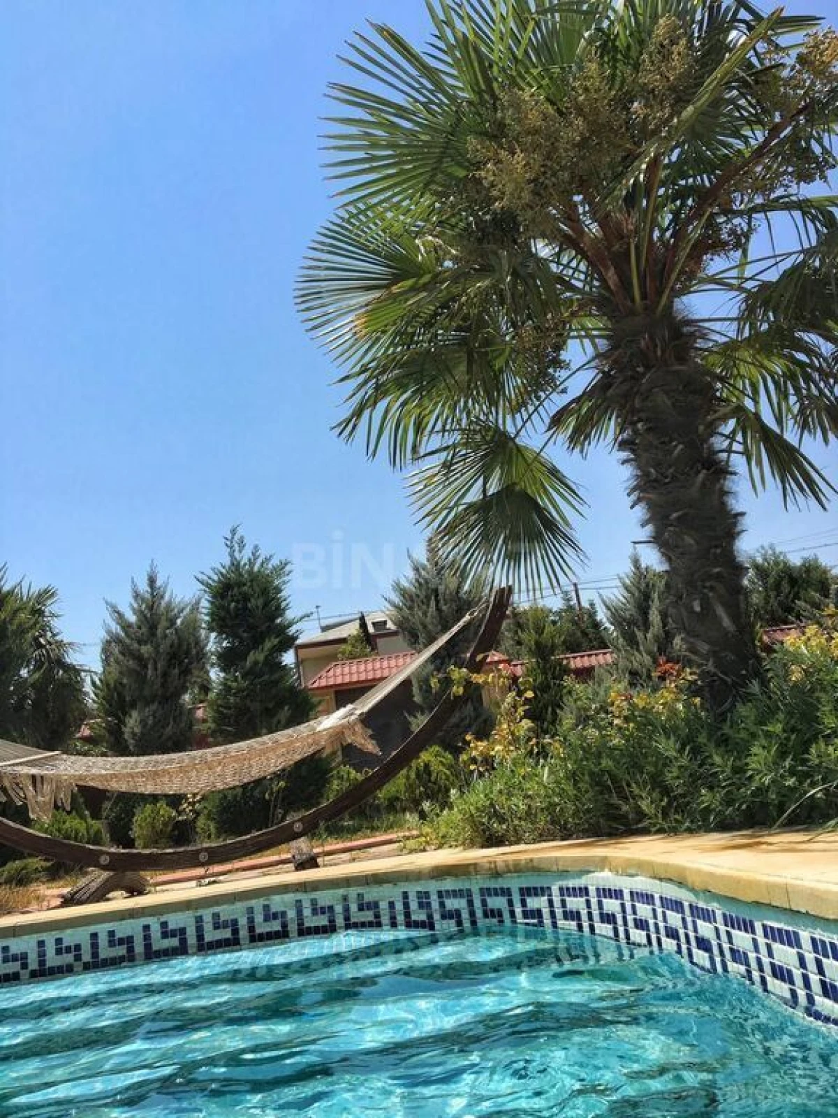 Kirayə verilir 6 otaqlı həyət evi 400 m²