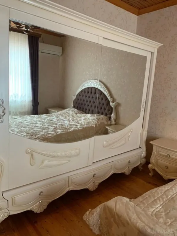 Kirayə verilir 6 otaqlı həyət evi 400 m²