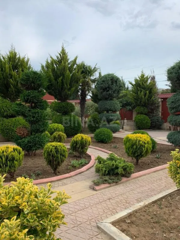 Kirayə verilir 6 otaqlı həyət evi 400 m²