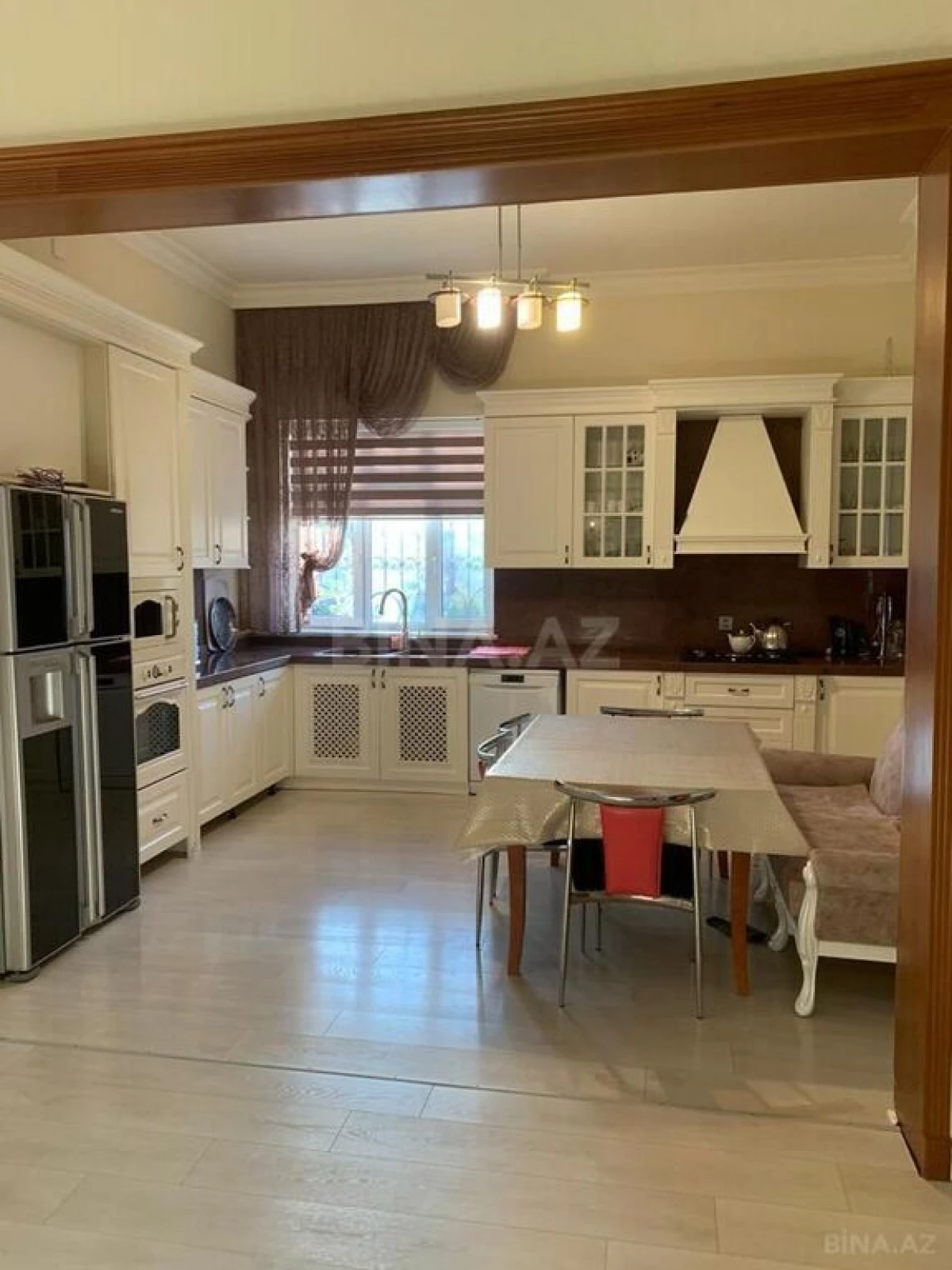 Kirayə verilir 6 otaqlı həyət evi 400 m²