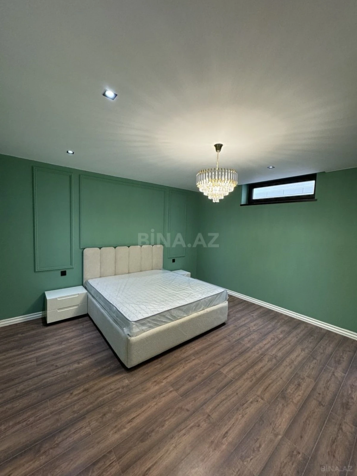 Satılır 8 otaqlı həyət evi 440 m²