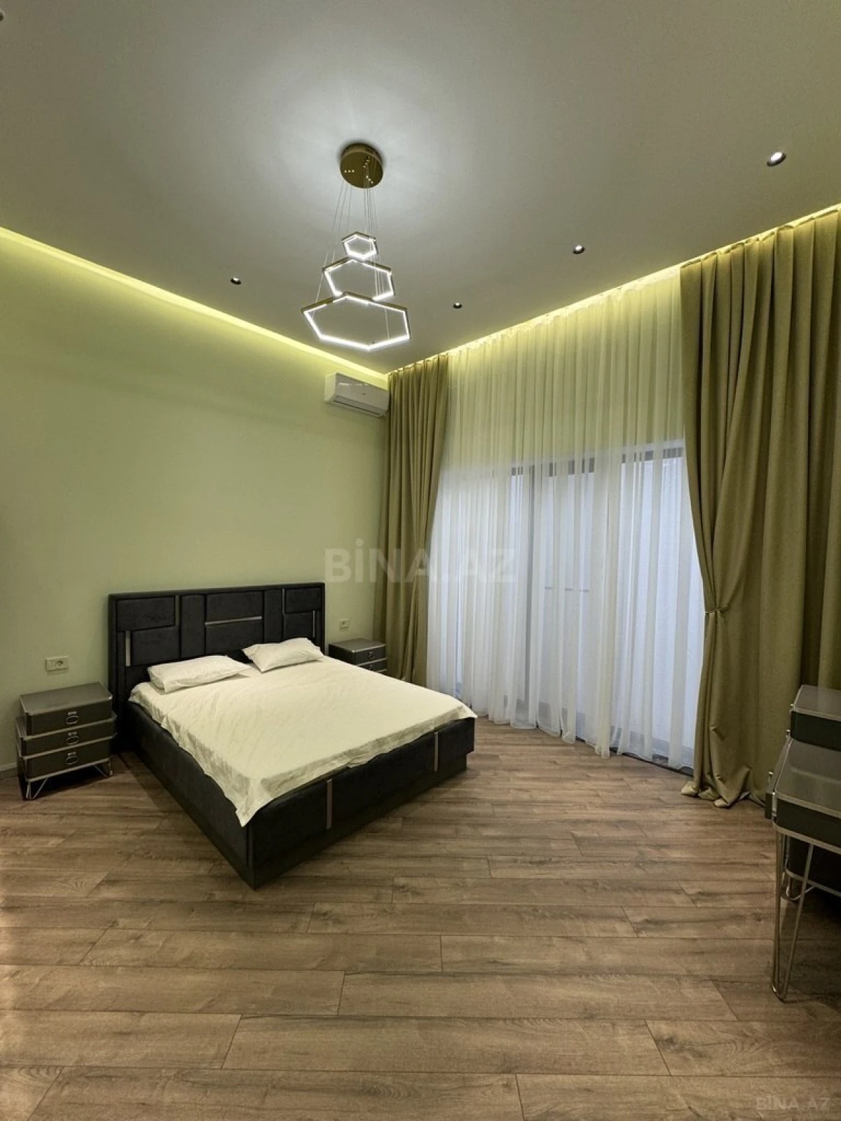 Satılır 4 otaqlı həyət evi 160 m²