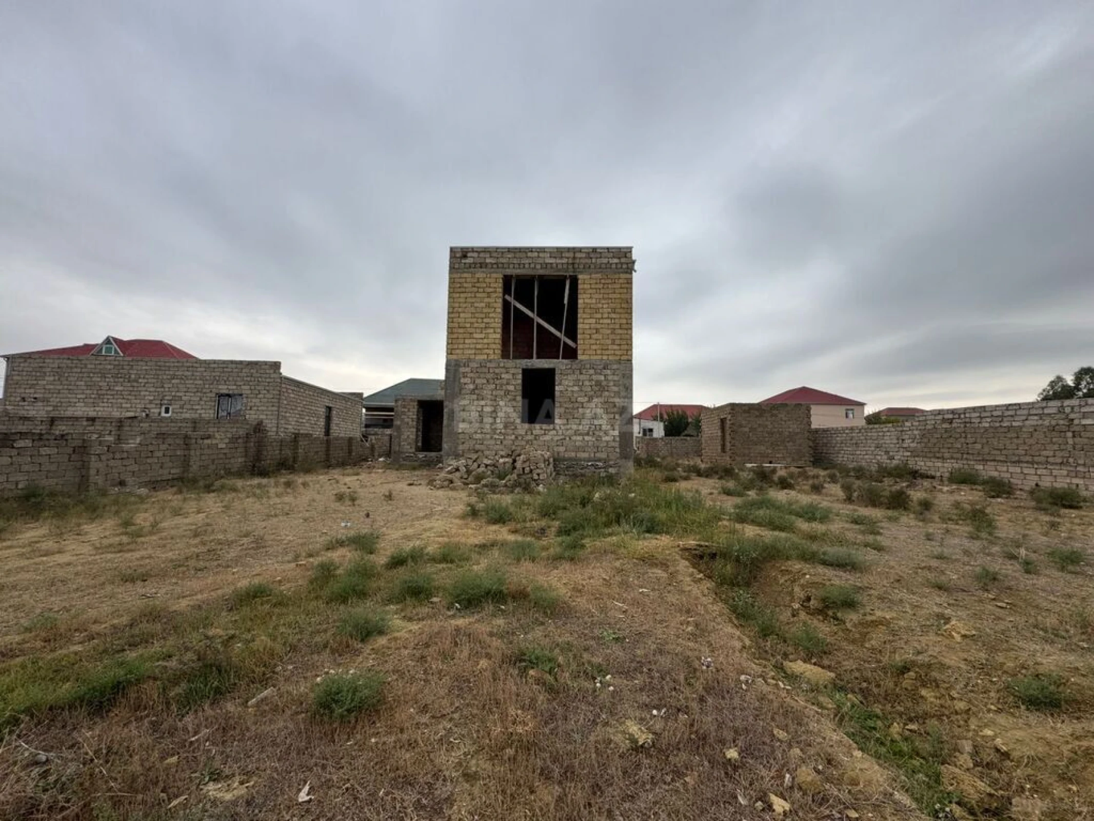 Satılır torpaq sahəsi 12 m²