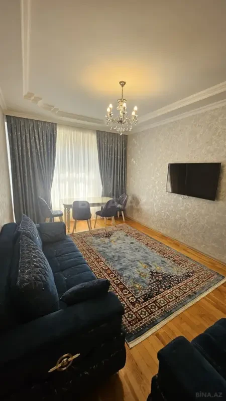 Kirayə verilir 2 otaqlı mənzil 90 m²