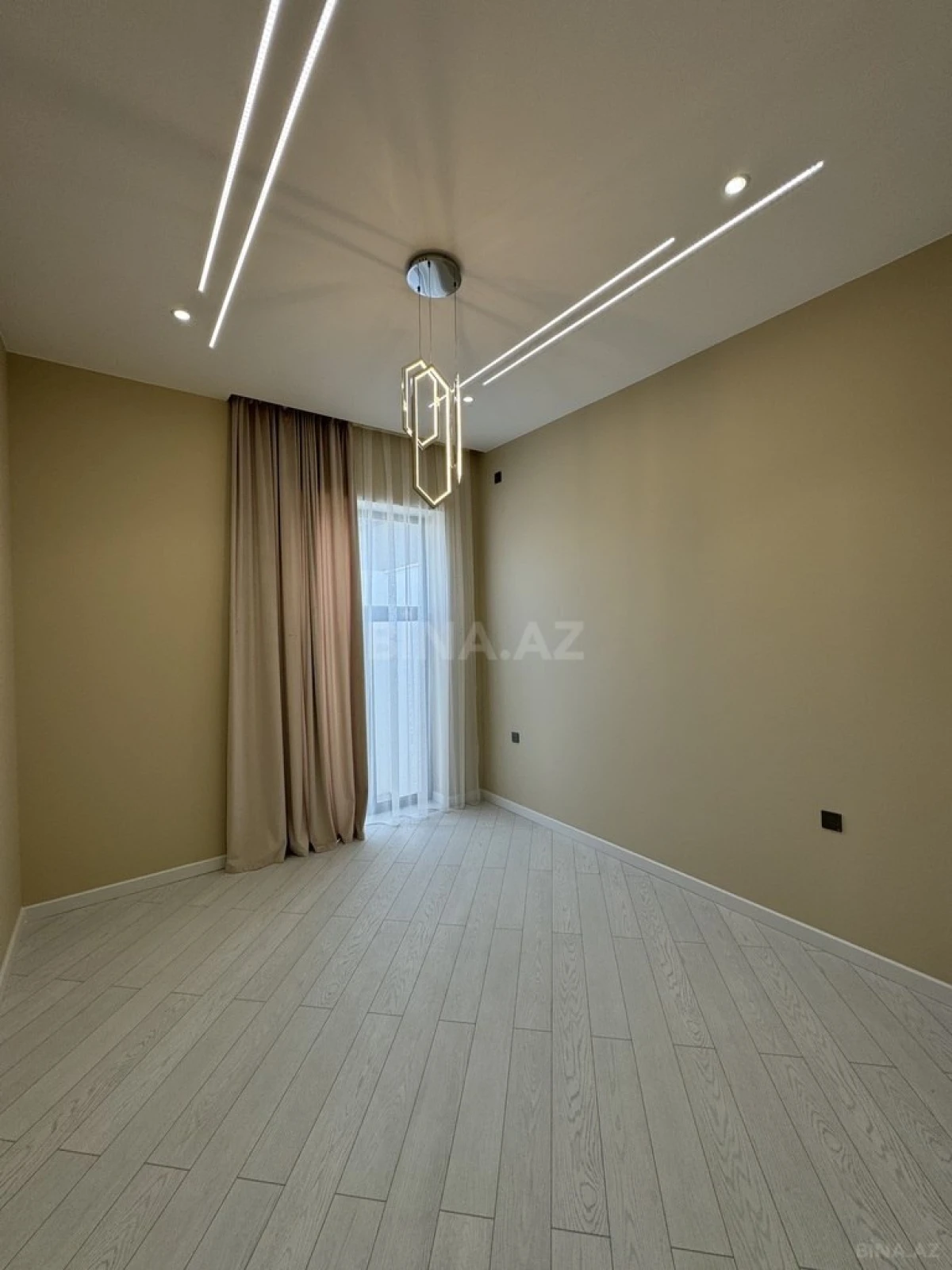 Satılır 4 otaqlı həyət evi 150 m²