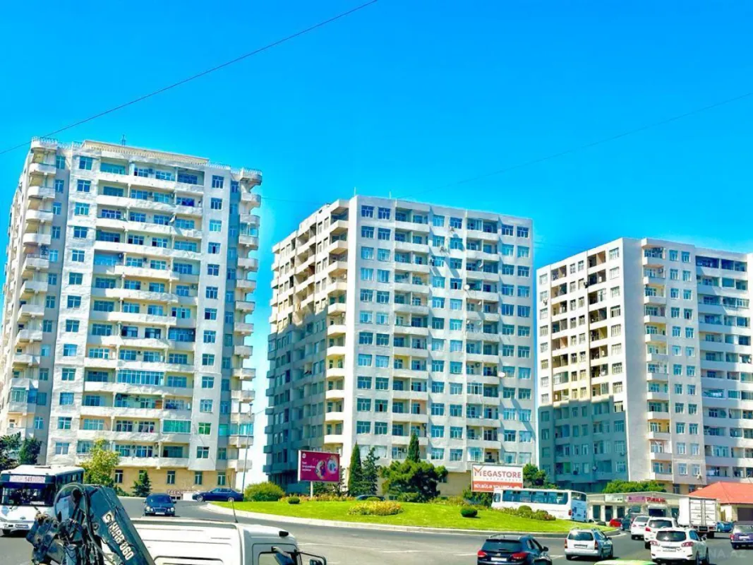 Satılır 3 otaqlı mənzil 162 m²