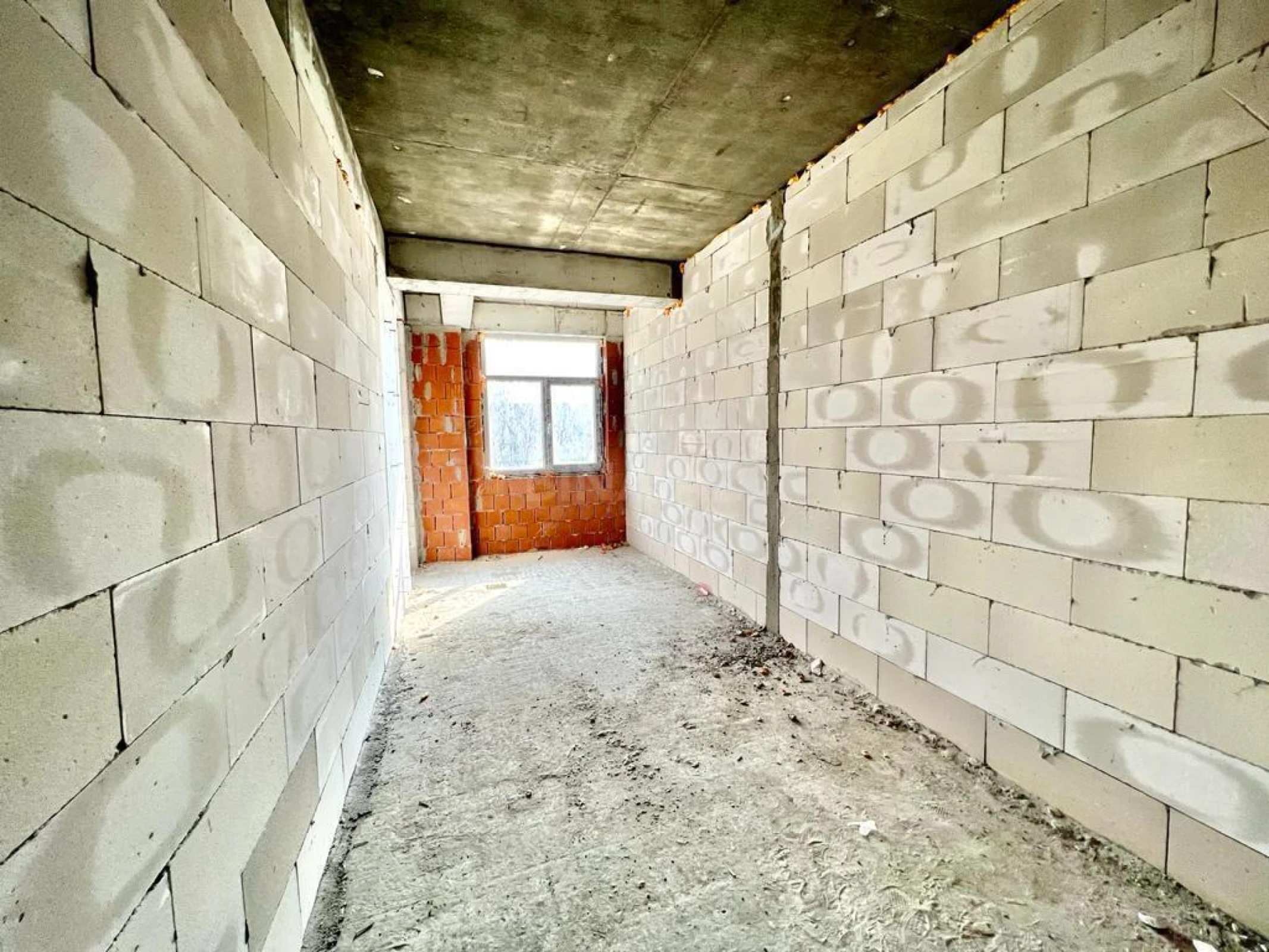 Satılır 3 otaqlı mənzil 162 m²