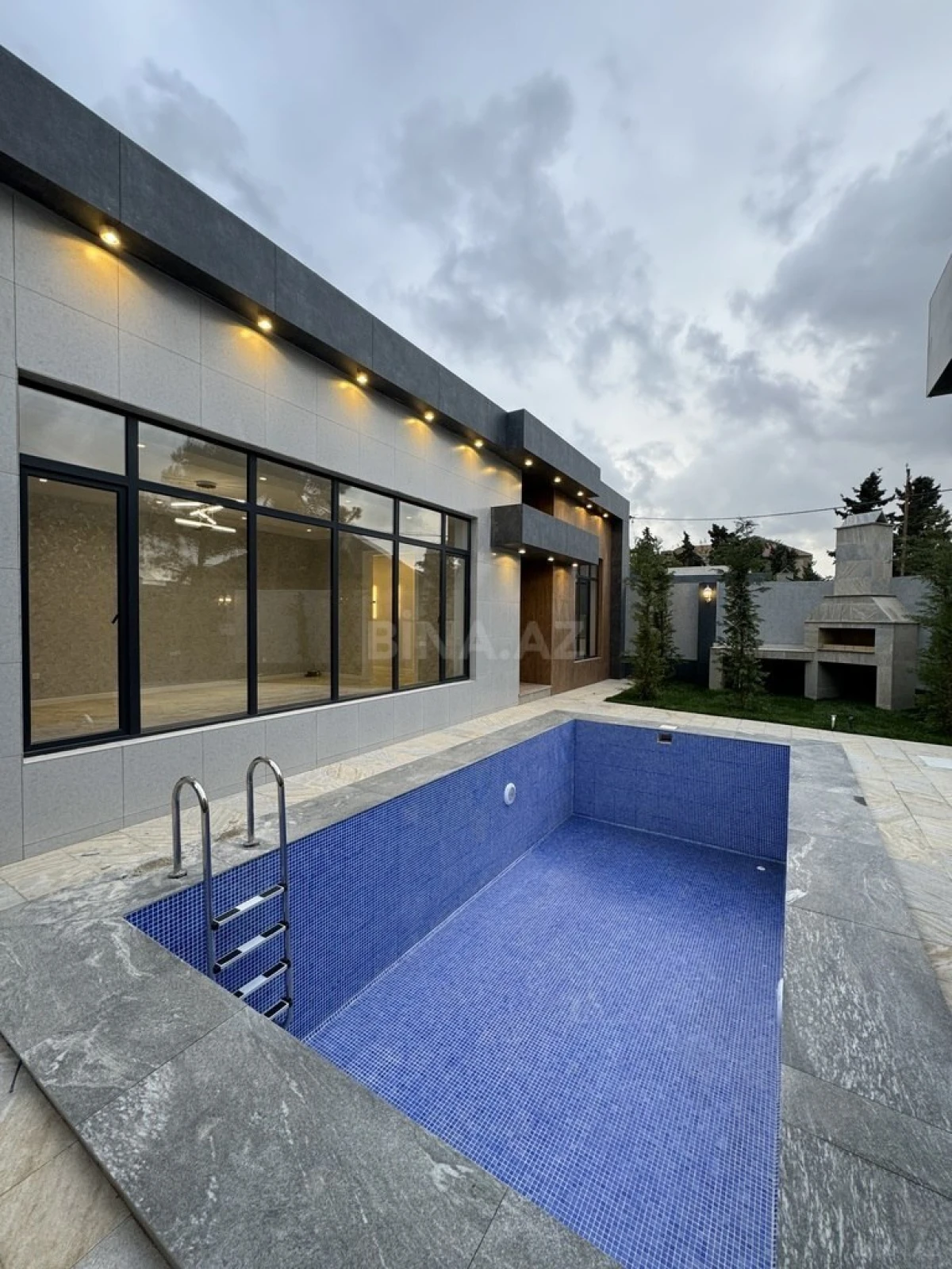 Satılır 4 otaqlı həyət evi 165 m²