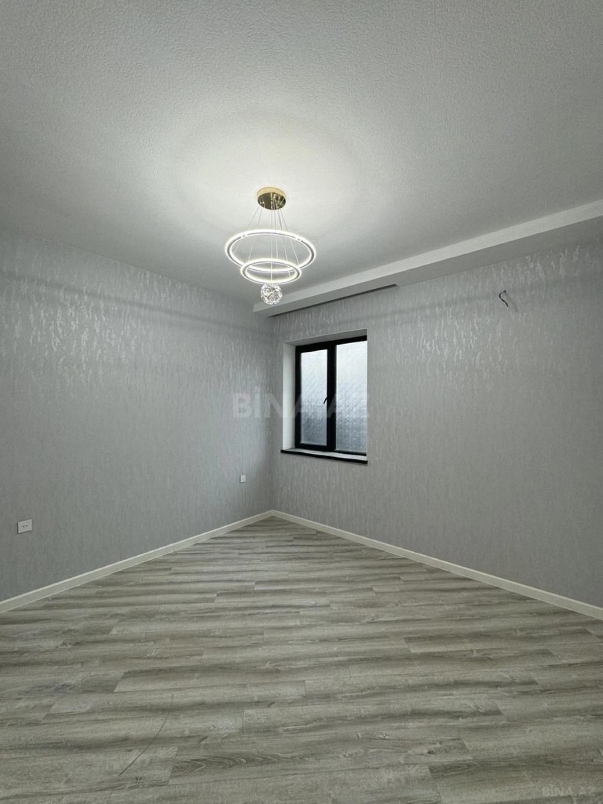 Satılır 4 otaqlı həyət evi 165 m²