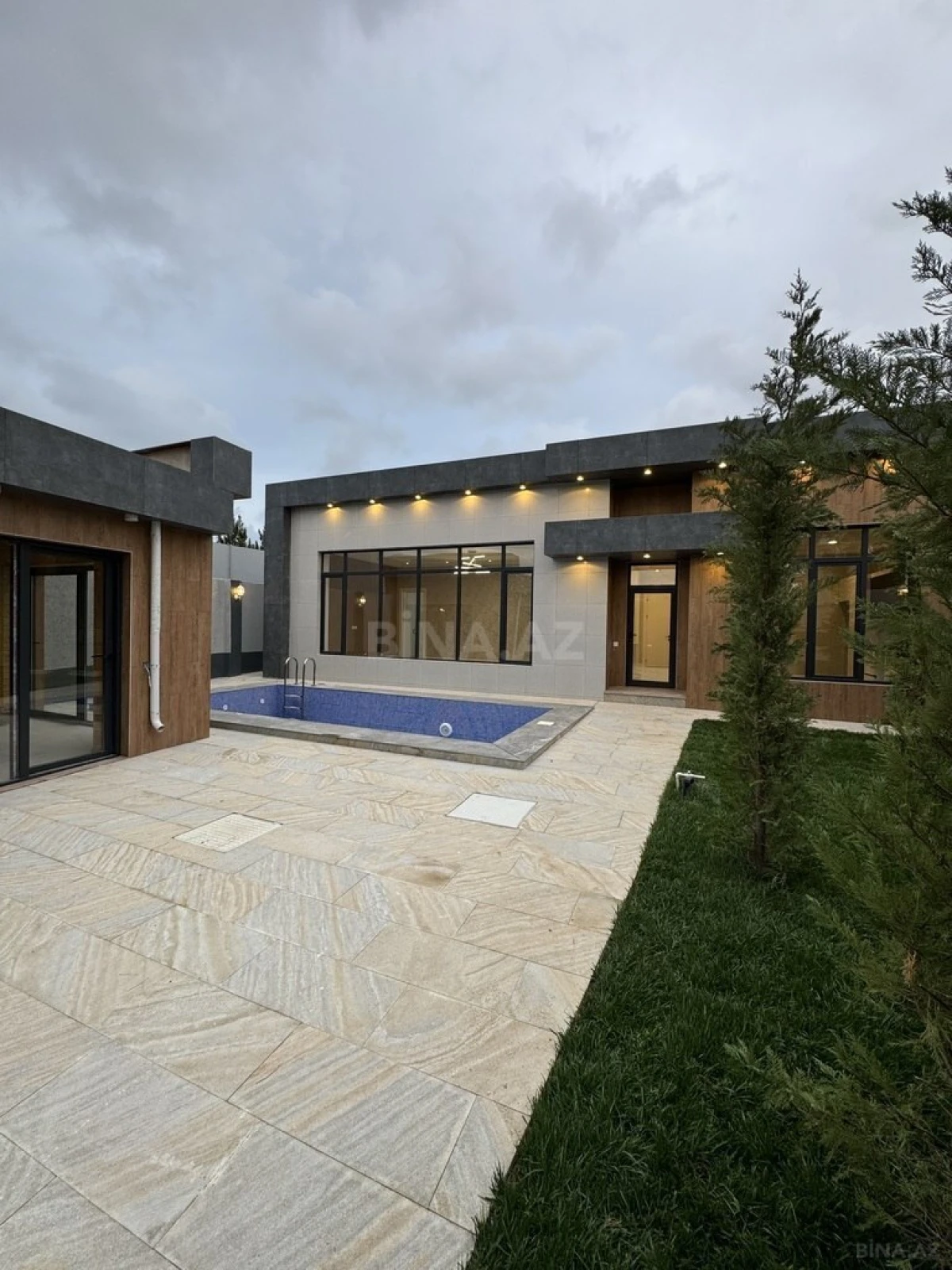 Satılır 4 otaqlı həyət evi 165 m²