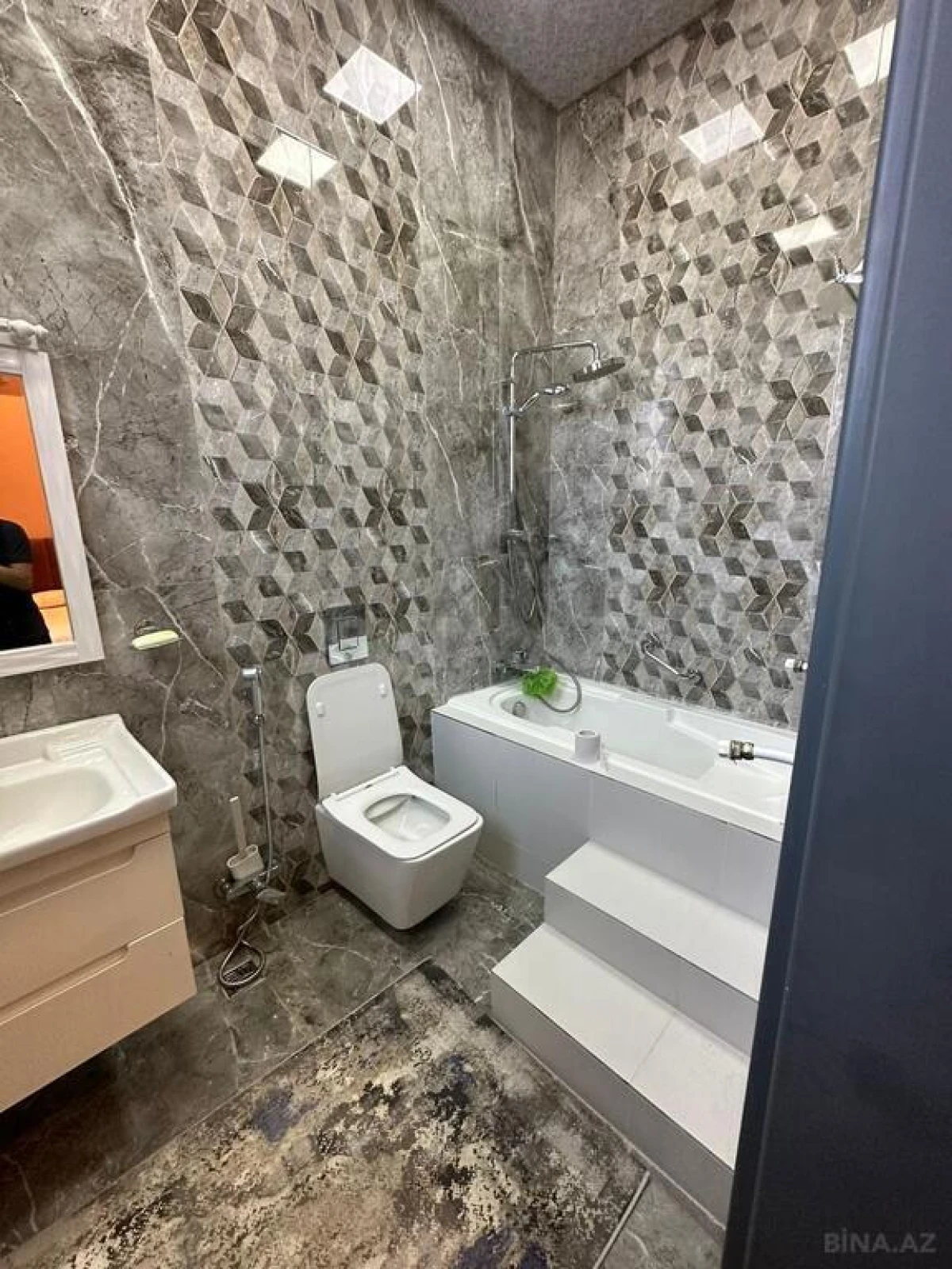 Kirayə verilir 5 otaqlı həyət evi 400 m²