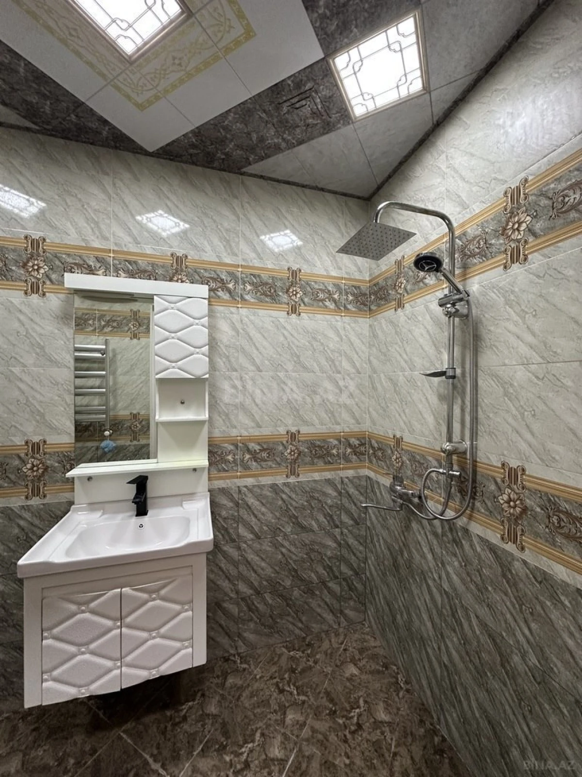 Kirayə verilir 3 otaqlı mənzil 100 m²