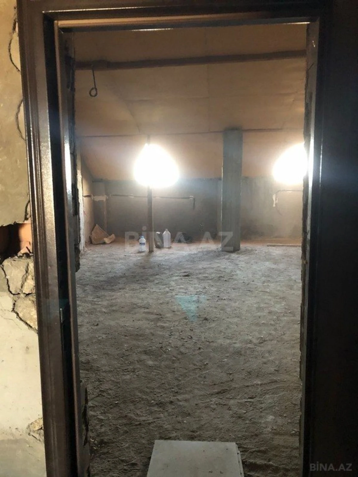 Satılır 2 otaqlı mənzil 85 m²