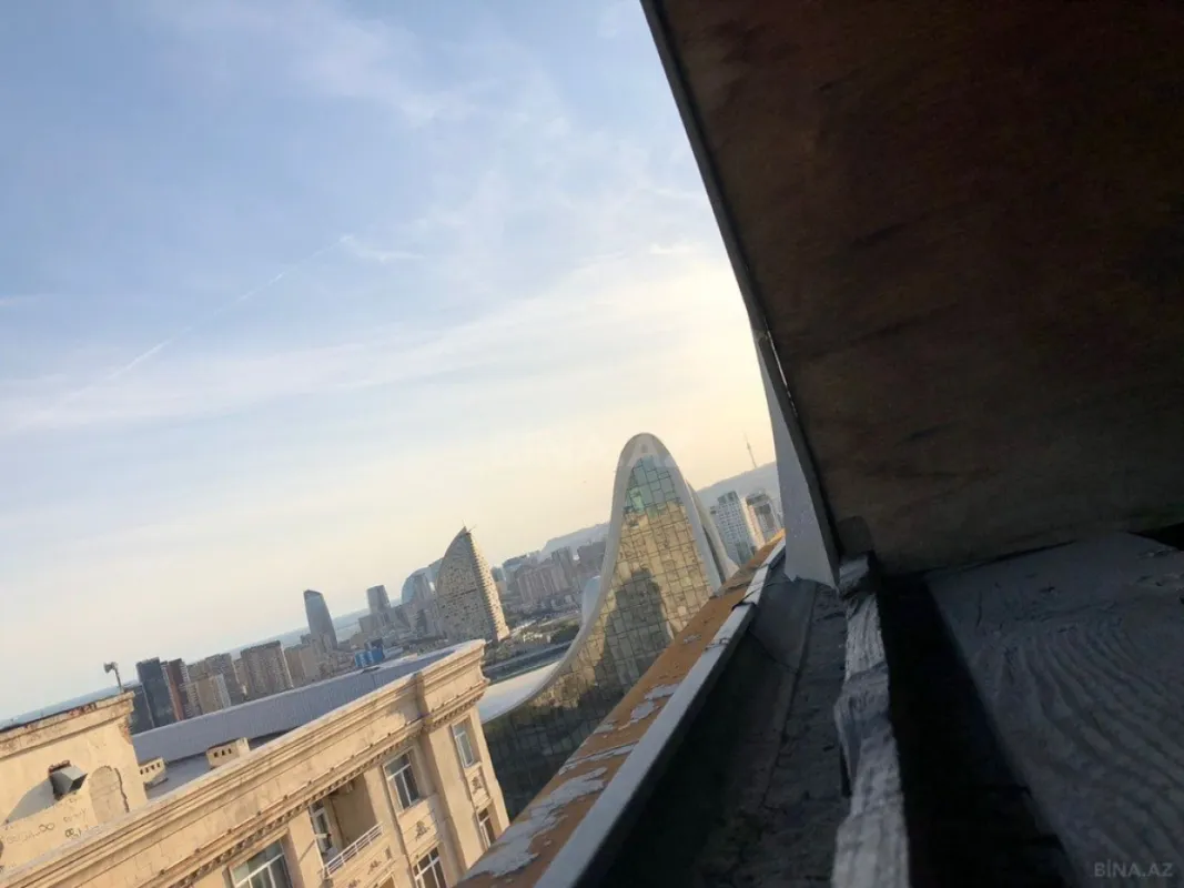 Satılır 2 otaqlı mənzil 85 m²