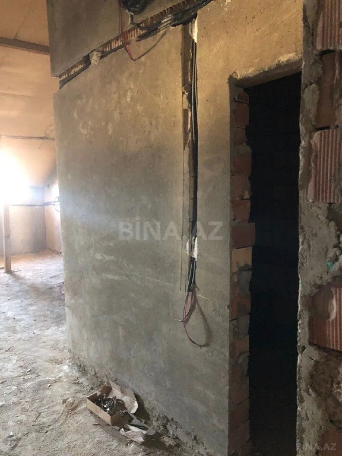 Satılır 2 otaqlı mənzil 85 m²