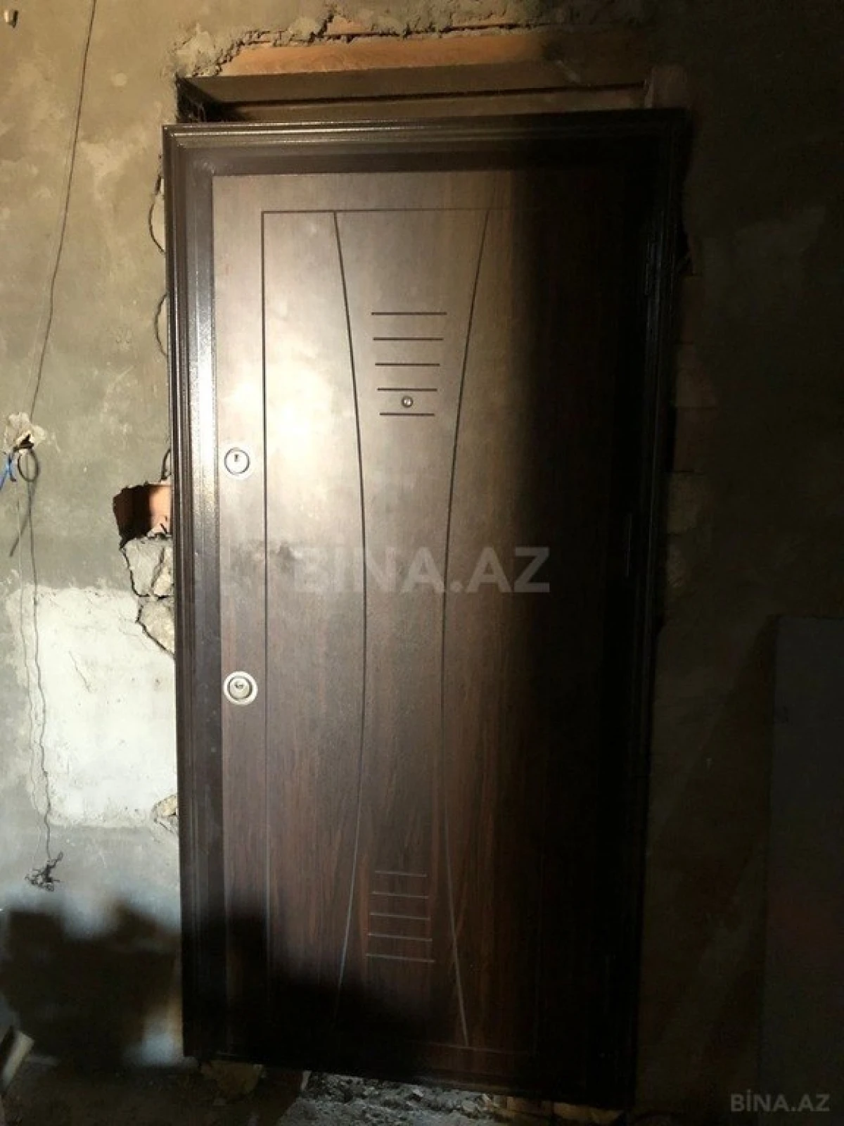 Satılır 2 otaqlı mənzil 85 m²