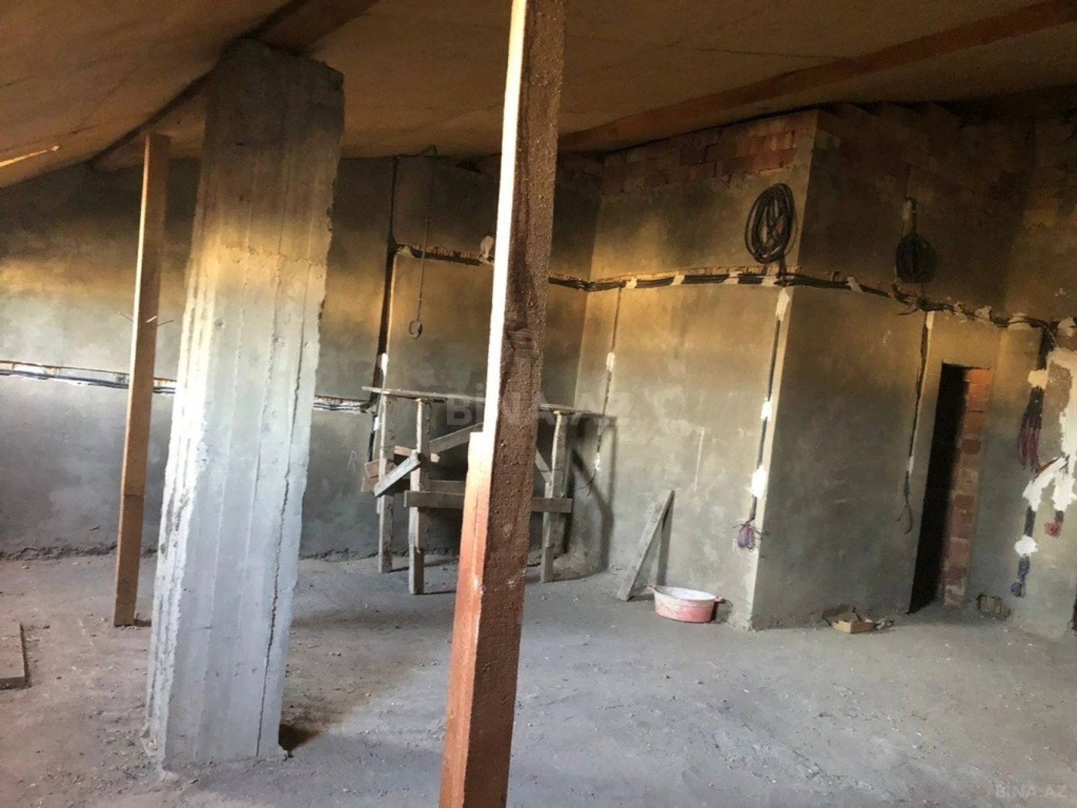 Satılır 2 otaqlı mənzil 85 m²