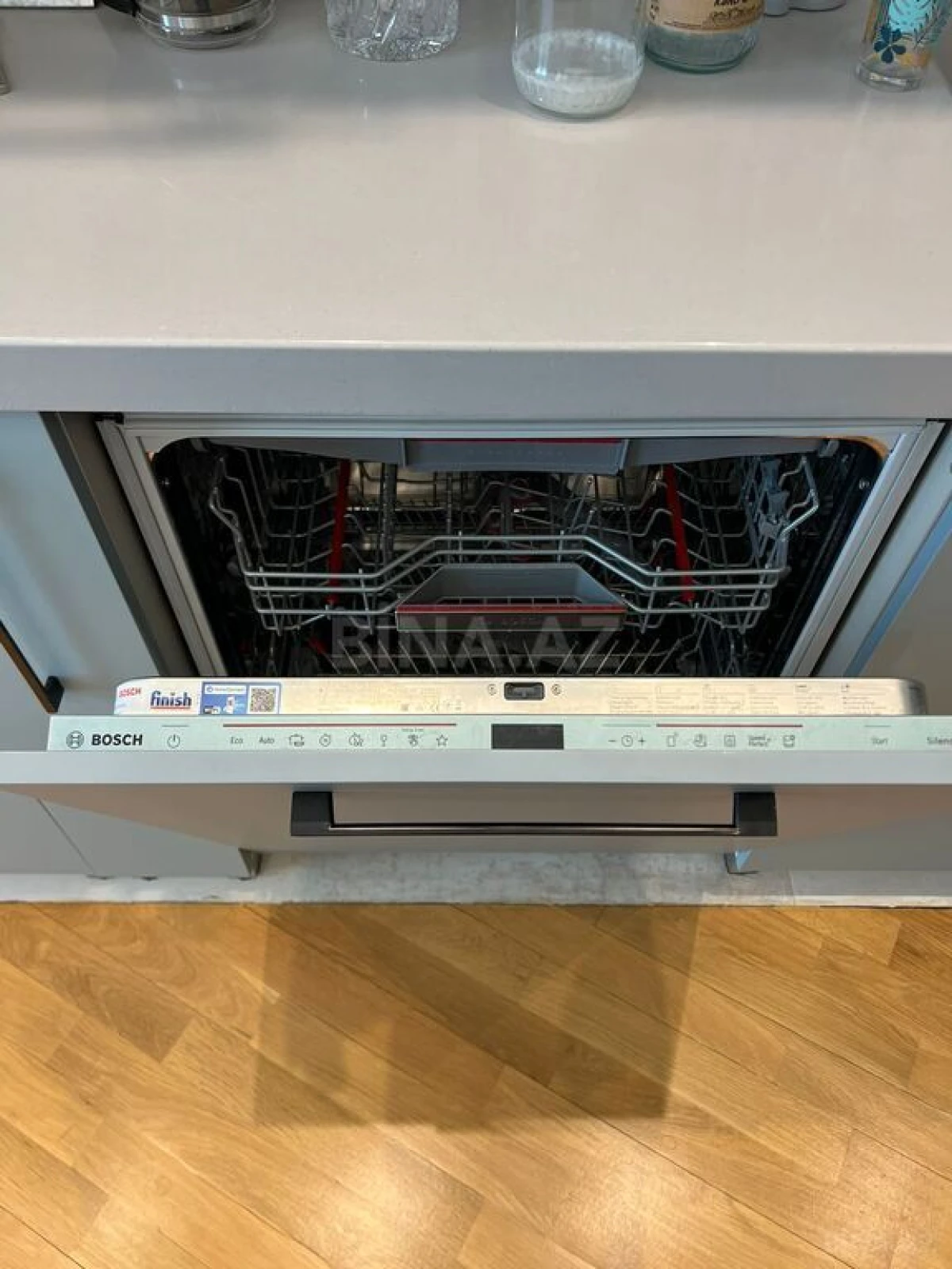 Kirayə verilir 4 otaqlı mənzil 180 m²