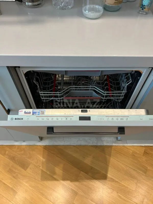 Kirayə verilir 4 otaqlı mənzil 180 m²