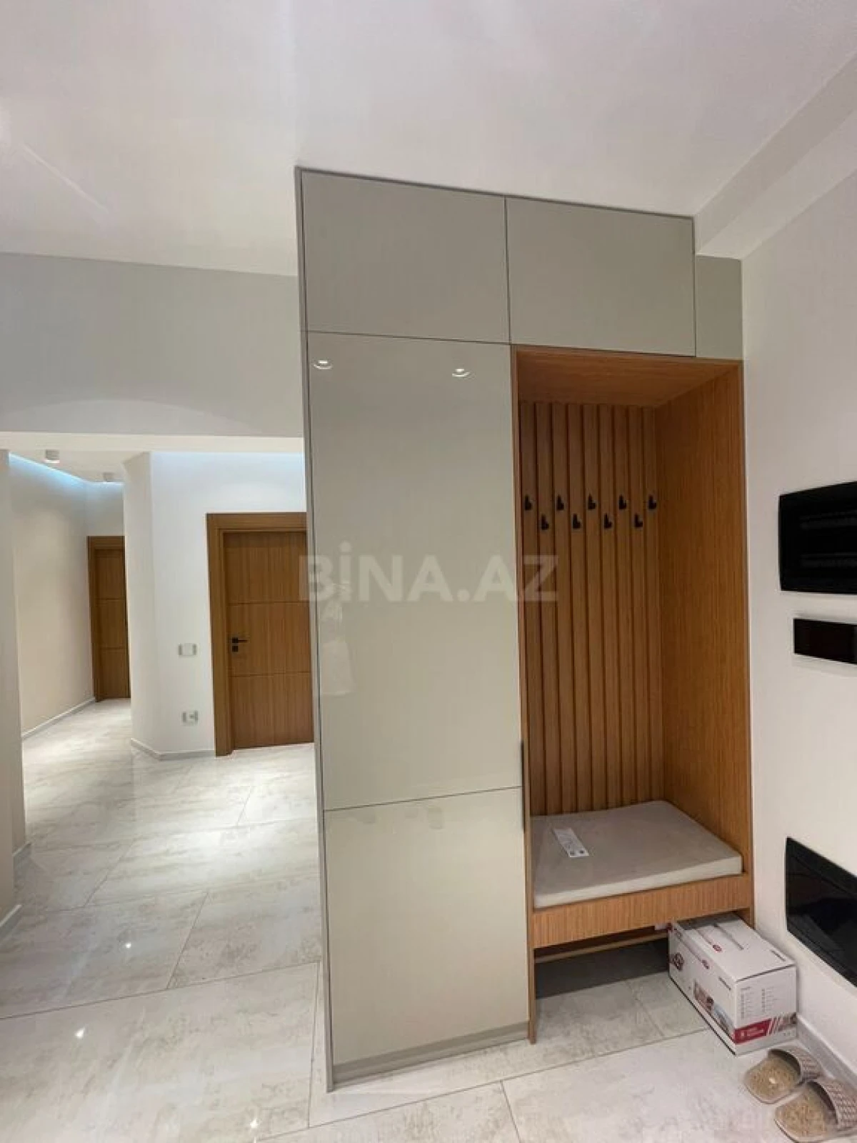 Kirayə verilir 4 otaqlı mənzil 180 m²