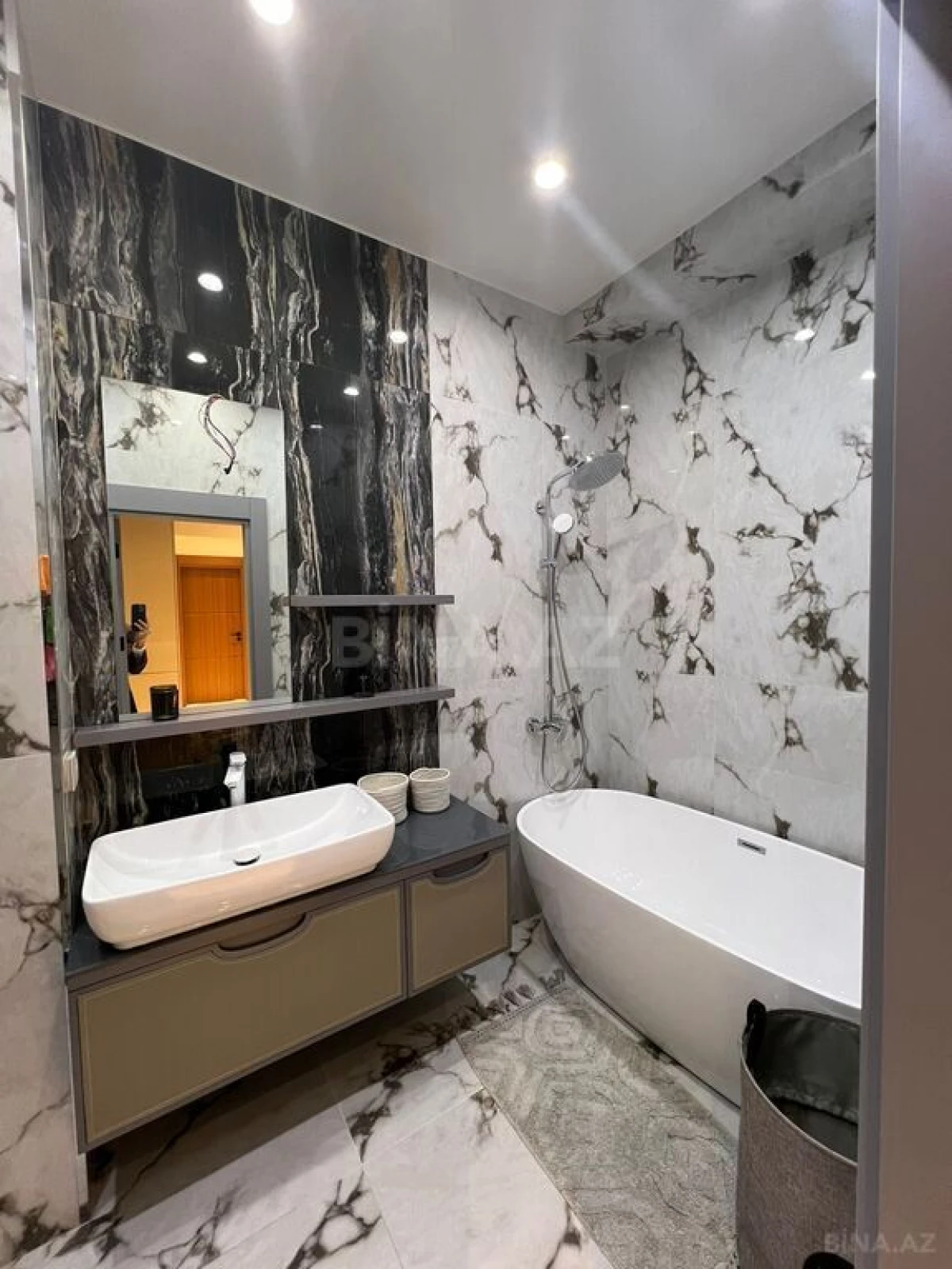 Kirayə verilir 4 otaqlı mənzil 180 m²