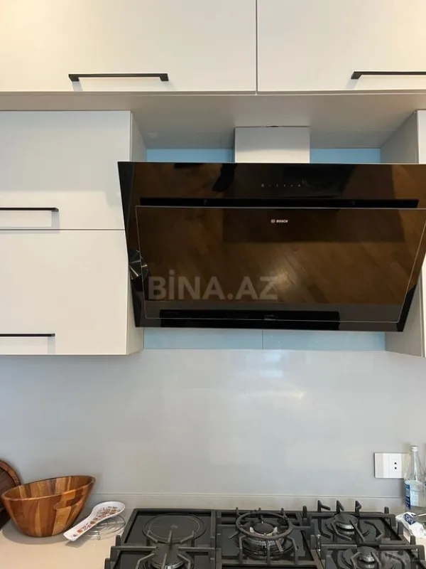 Kirayə verilir 4 otaqlı mənzil 180 m²