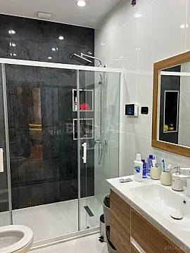 Kirayə verilir 4 otaqlı mənzil 180 m²