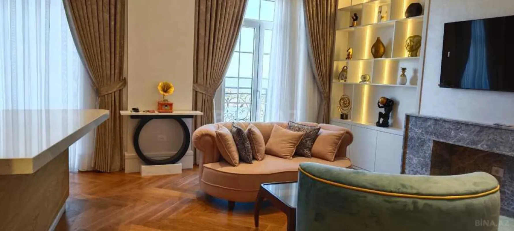 Kirayə verilir 3 otaqlı mənzil 120 m²