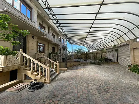 Satılır 14 otaqlı həyət evi 1200 m²