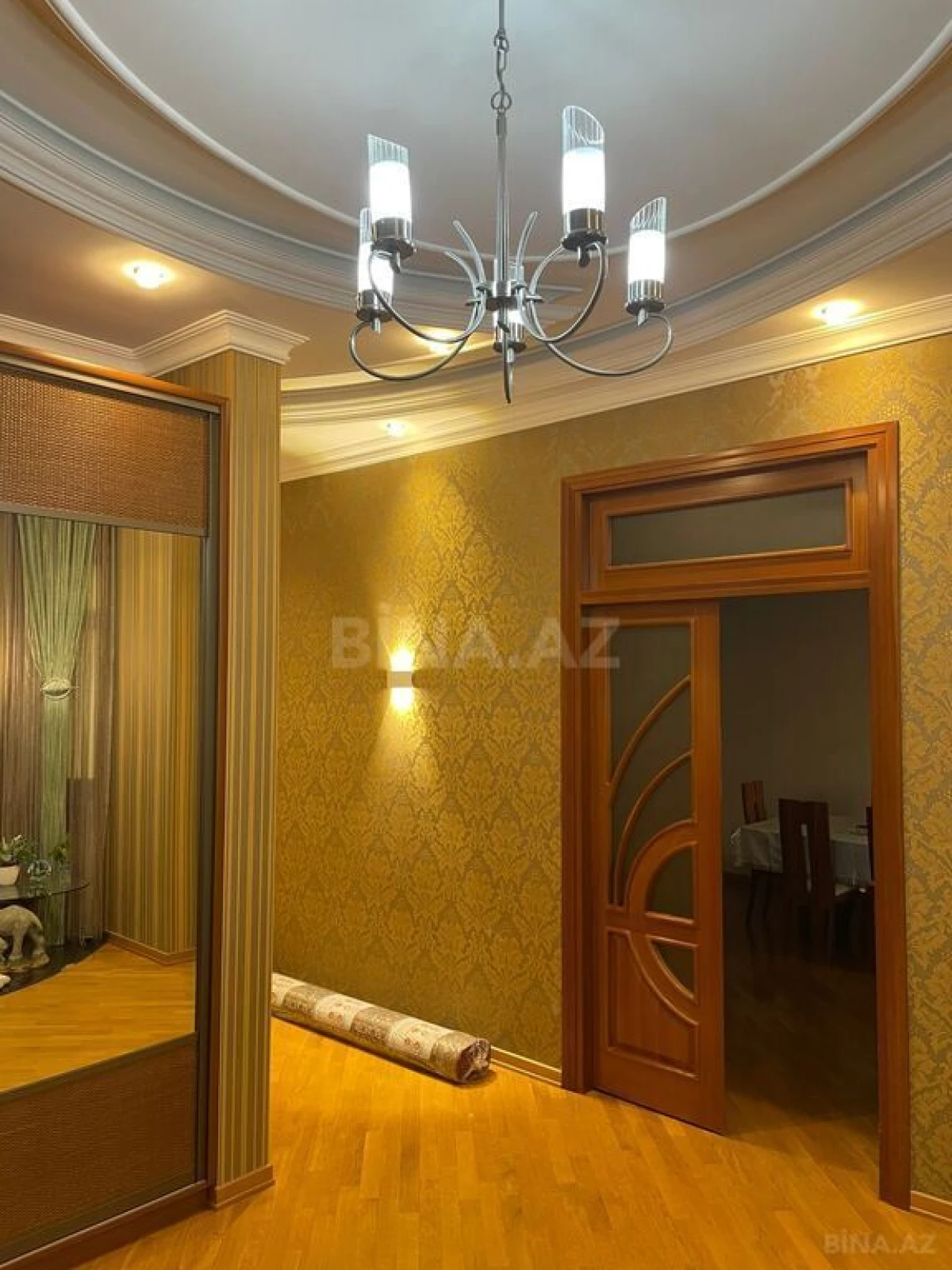 Satılır 14 otaqlı həyət evi 1200 m²