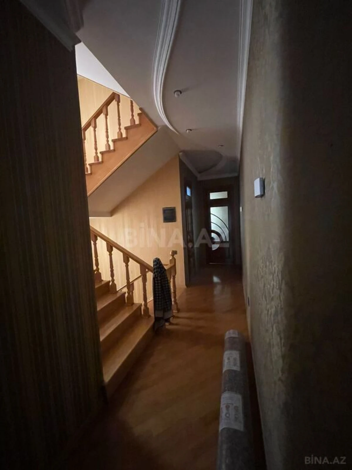 Satılır 14 otaqlı həyət evi 1200 m²