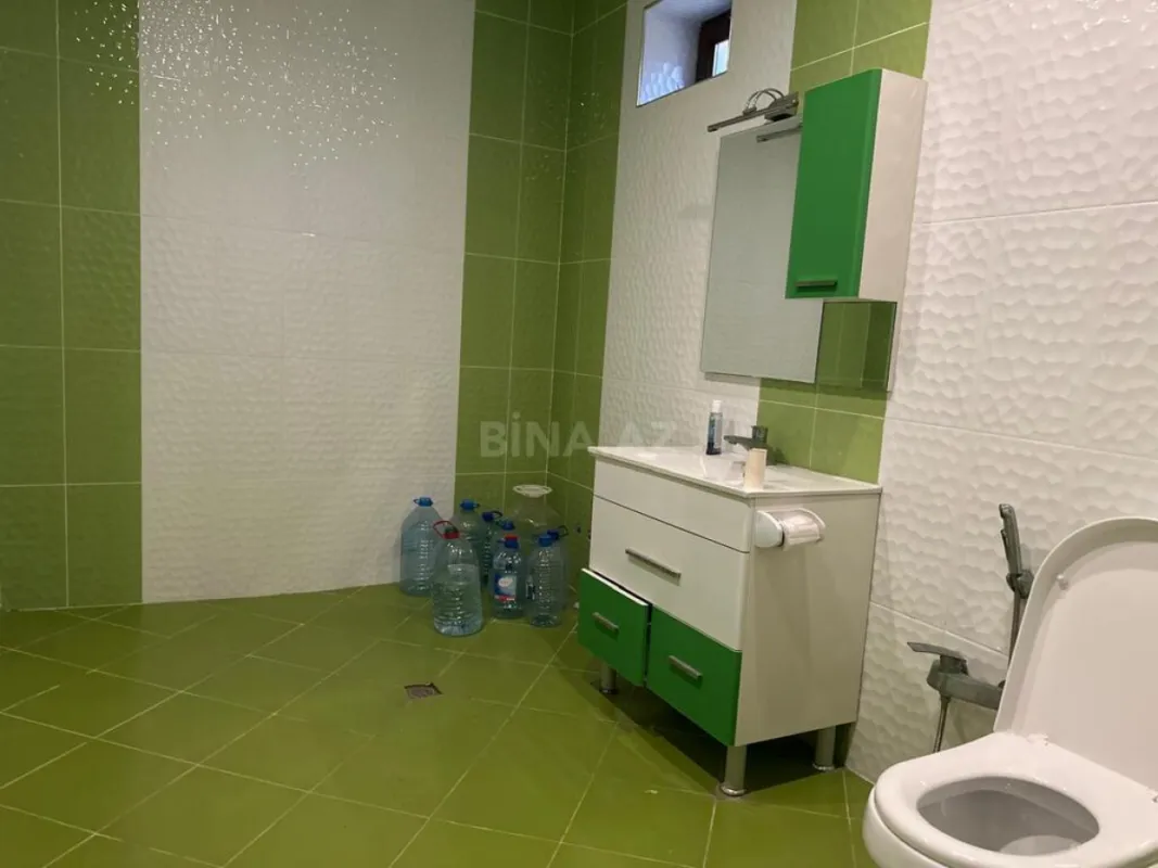Satılır 7 otaqlı həyət evi 330 m²