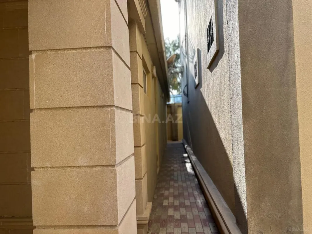 Satılır 7 otaqlı həyət evi 330 m²