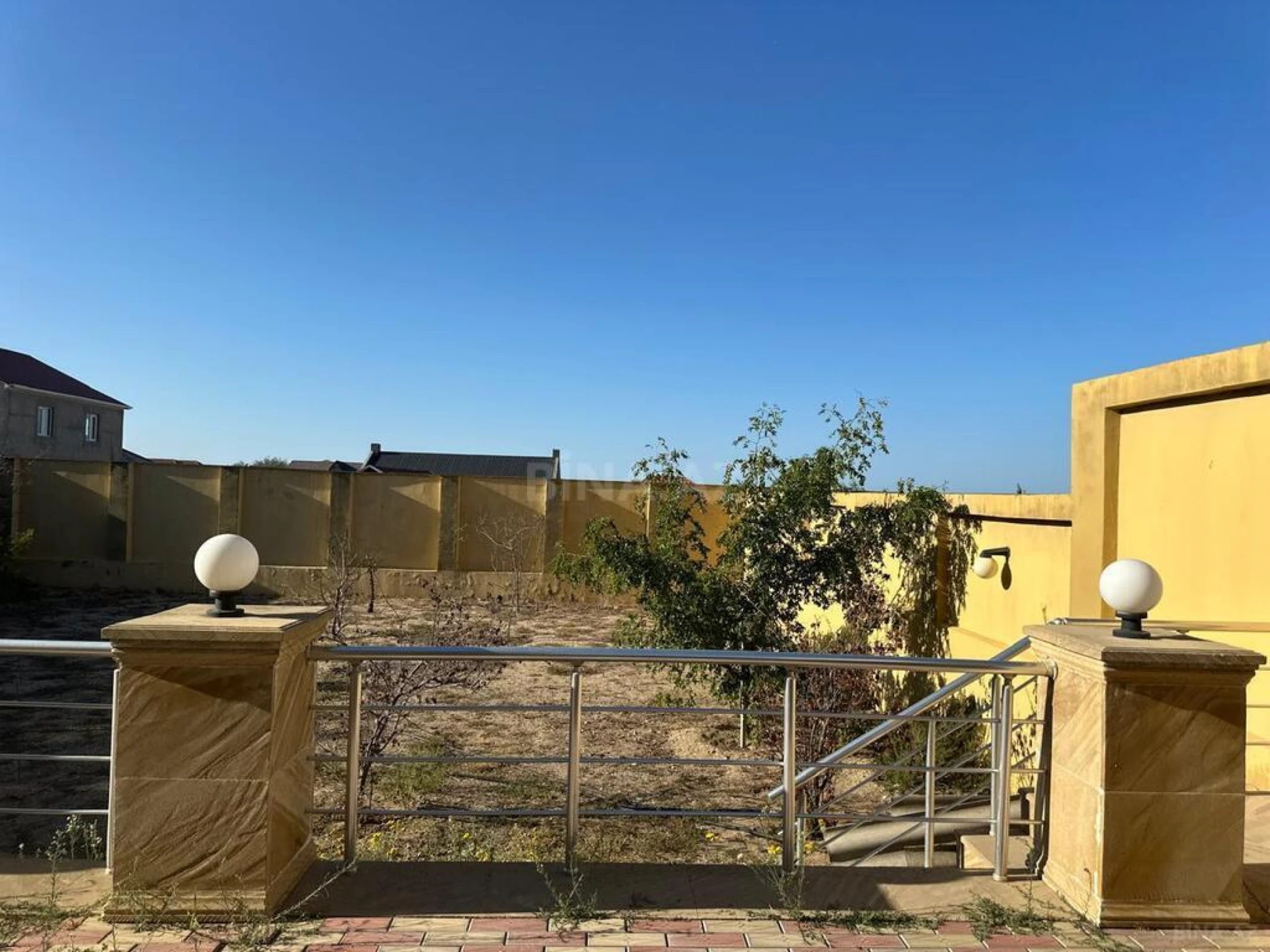 Satılır 7 otaqlı həyət evi 330 m²