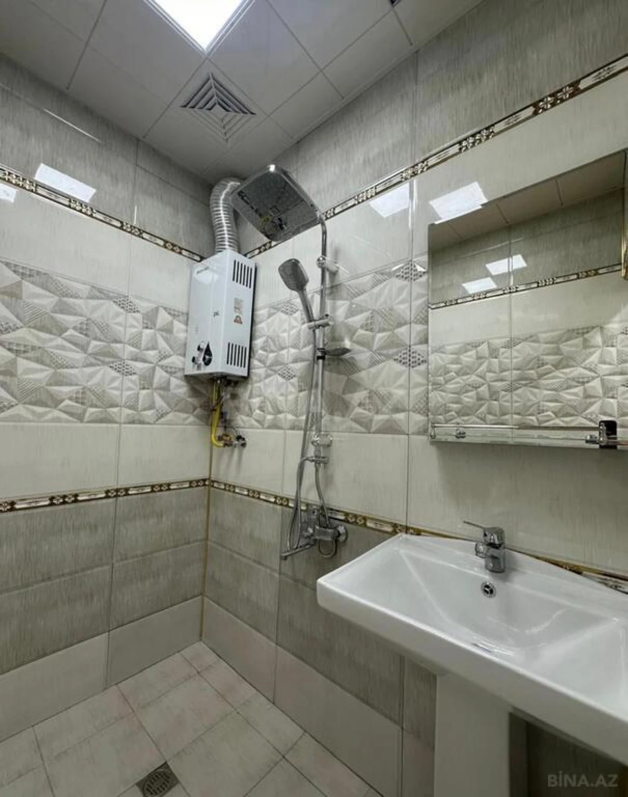 Satılır 2 otaqlı mənzil 55 m²