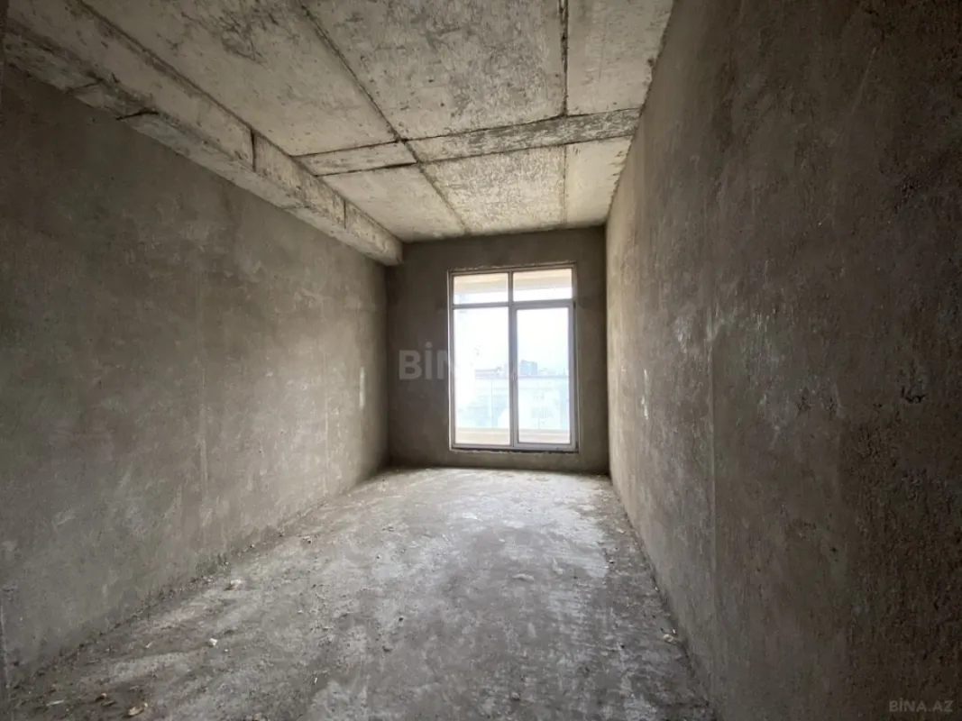 Satılır 4 otaqlı mənzil 171.5 m²