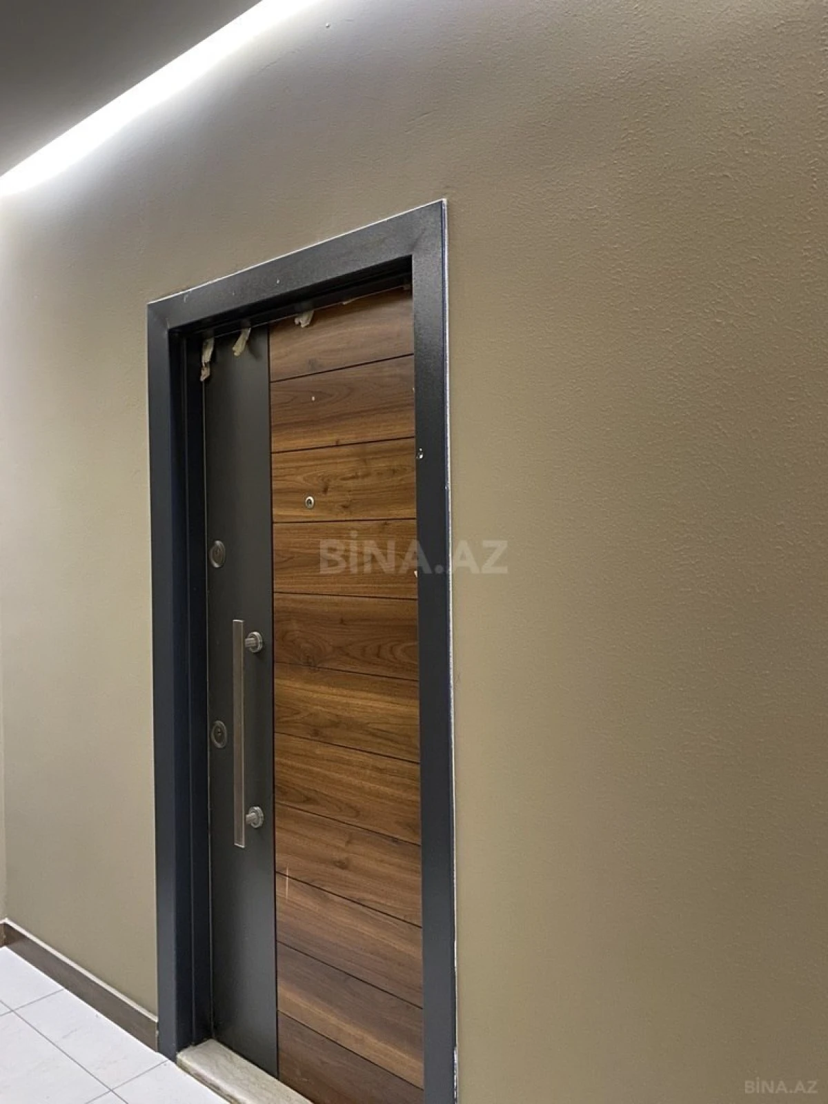 Satılır 4 otaqlı mənzil 171.5 m²
