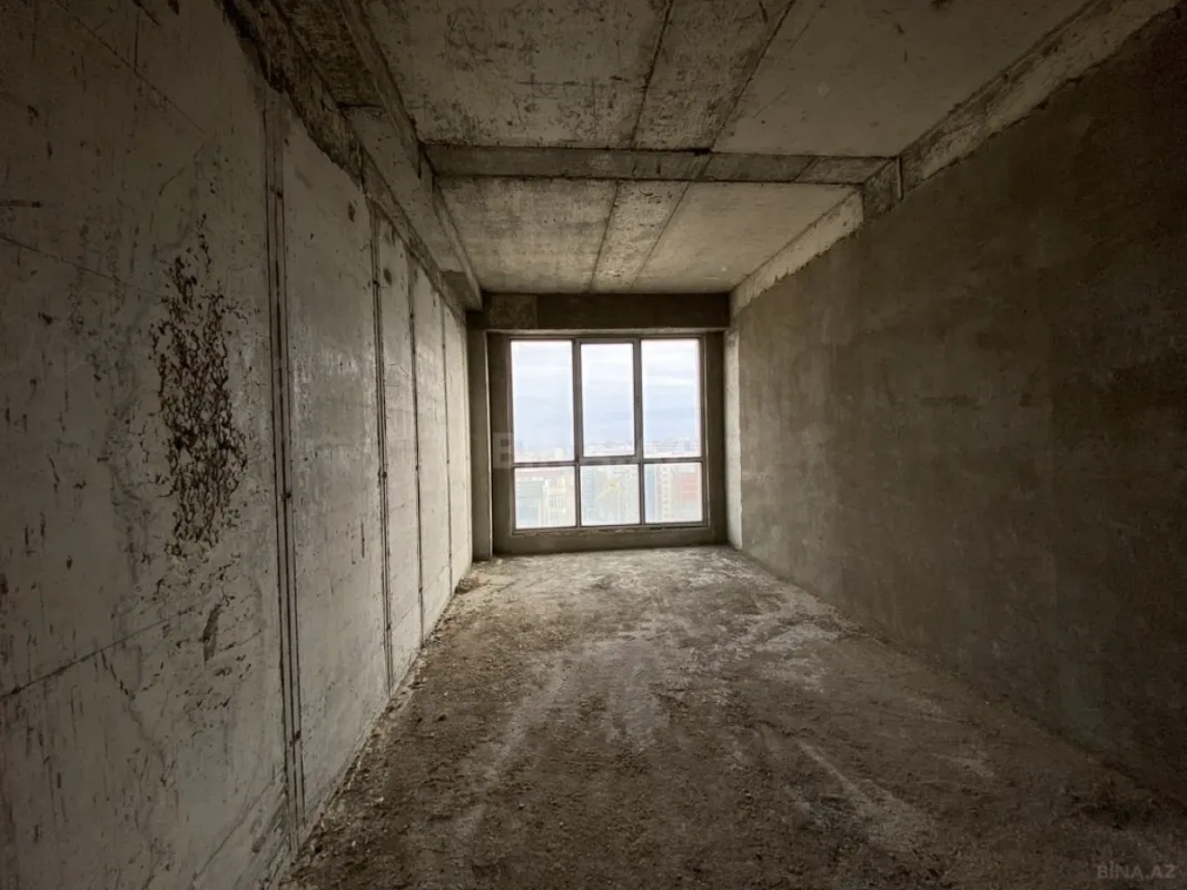 Satılır 4 otaqlı mənzil 171.5 m²