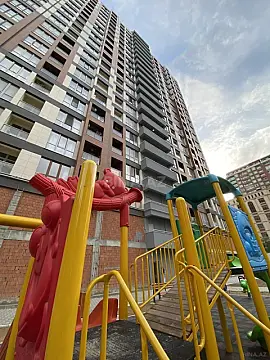 Satılır 4 otaqlı mənzil 171.5 m²