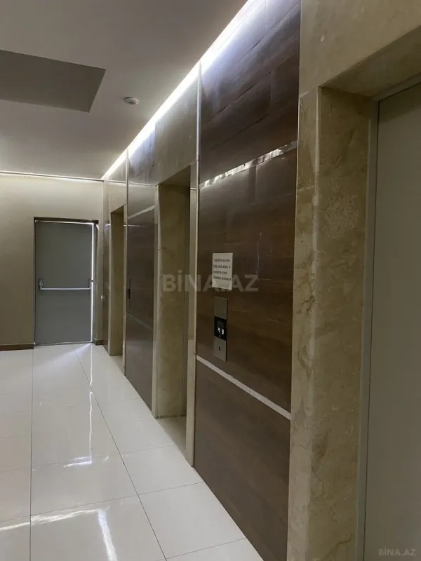 Satılır 4 otaqlı mənzil 171.5 m²