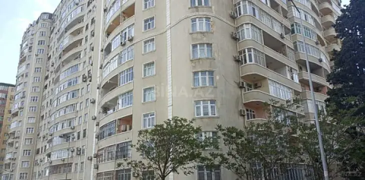 Satılır 3 otaqlı mənzil 117.5 m² — Bakı, İnşaatçılar 3 otaq 117.50 m²