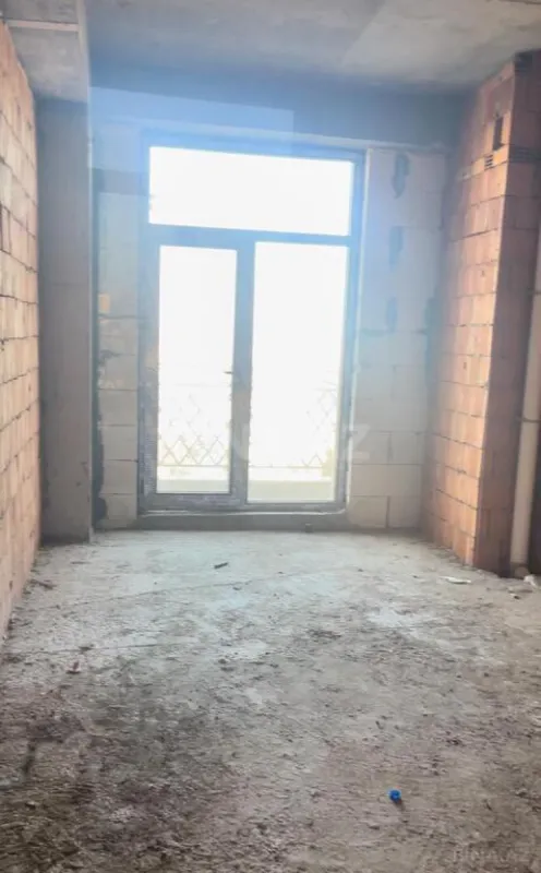 Satılır 3 otaqlı mənzil 117.5 m²