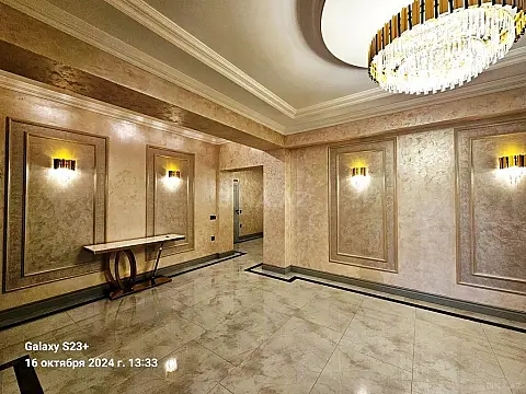 Satılır 4 otaqlı mənzil 205 m²