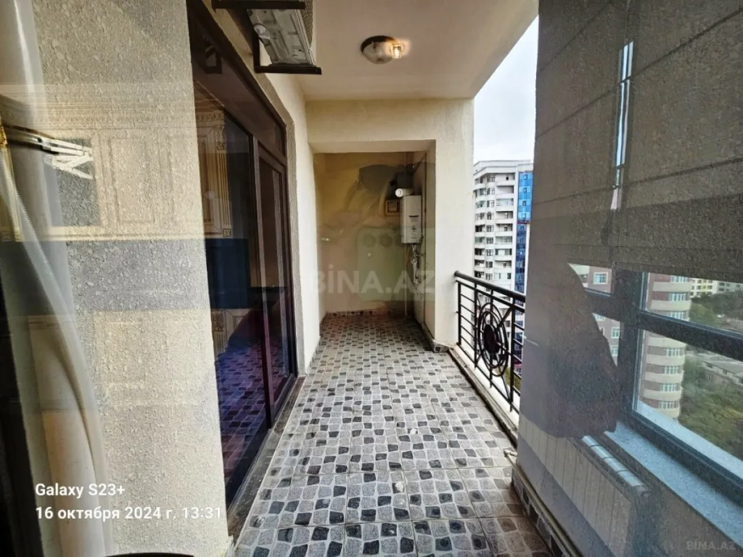 Satılır 4 otaqlı mənzil 205 m²