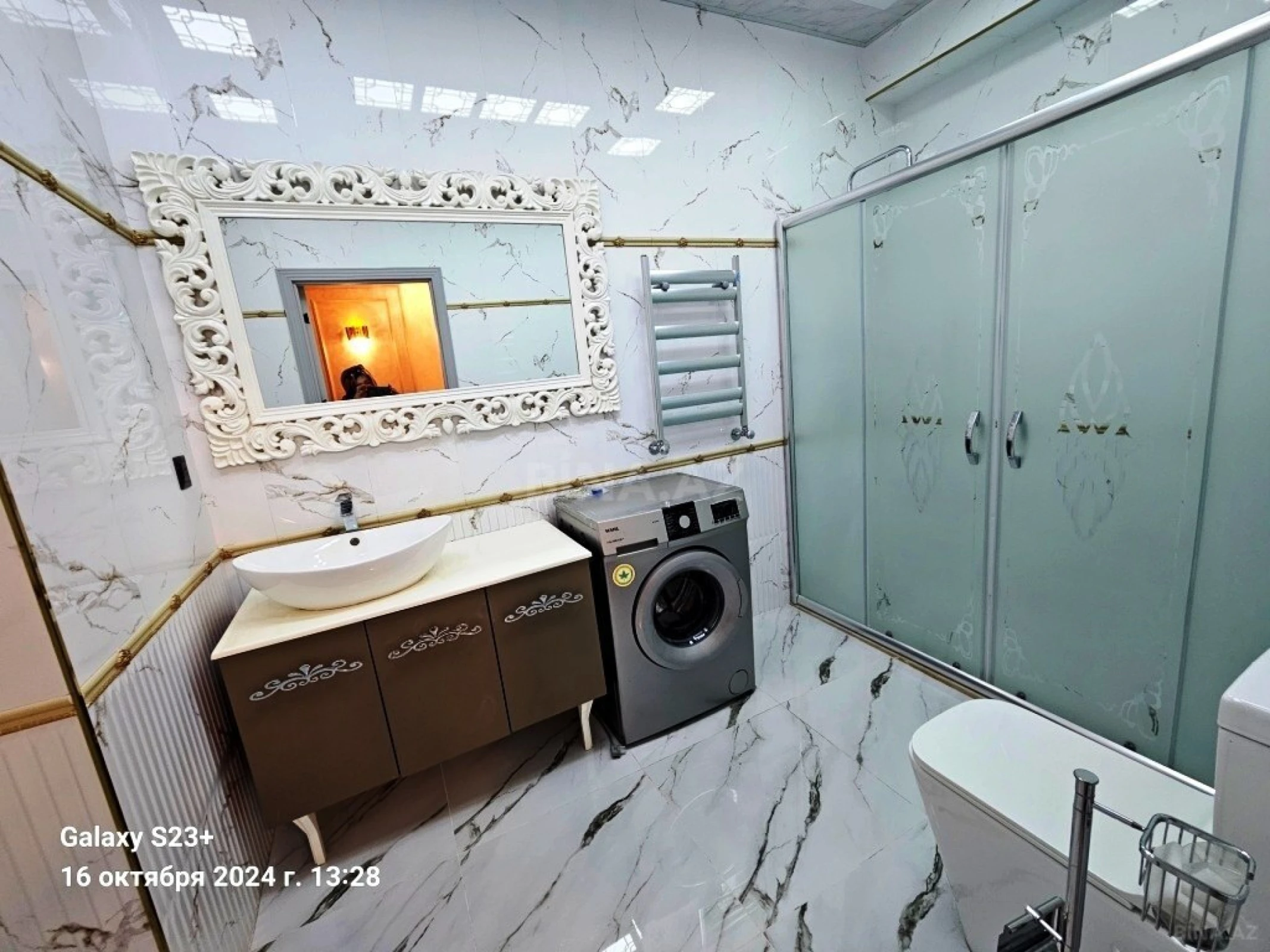 Satılır 4 otaqlı mənzil 205 m²